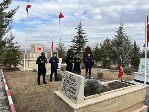 12.01.2016 Tarihinde Şehit Düşen Özel Harekat Polisimiz Ayhan DEMİREL Şehadetinin 9. yıl Dönümünde Mezarı Başında Dualarla Anıldı